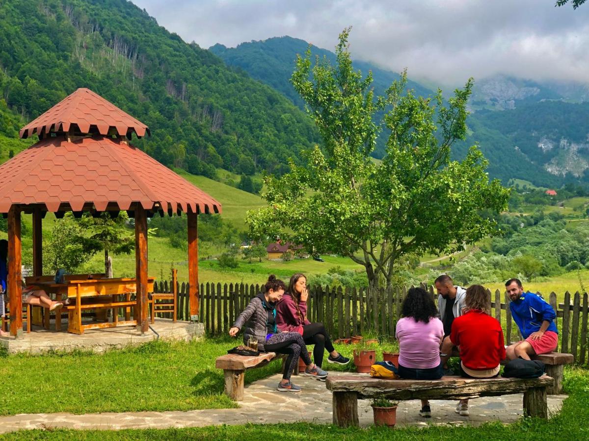 Guesthouse Alpini Lepushe 外观 照片